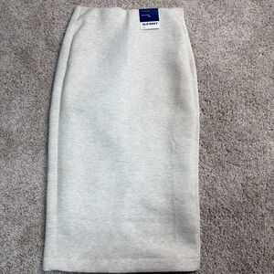 Old Navy Women's Light Gray/Cream Extra High-Rise Bounce Fleece Pencil Skirt. XS